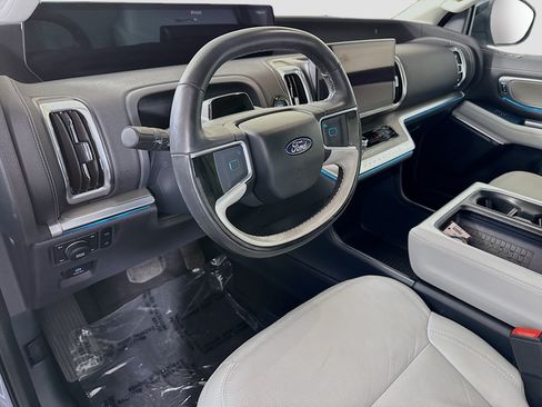 Used 2025 Ford Expedition Platinum w/ Driver's Package AWD/4WD image 23