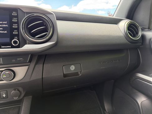 Used 2021 Toyota Tacoma TRD Sport AWD/4WD image 27