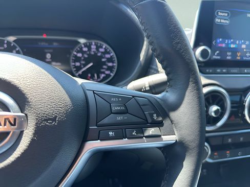 Used 2022 Nissan Sentra SV FWD image 18