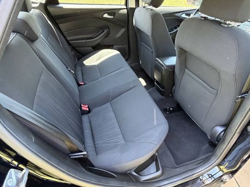 Used 2016 Ford Focus SE FWD image 10