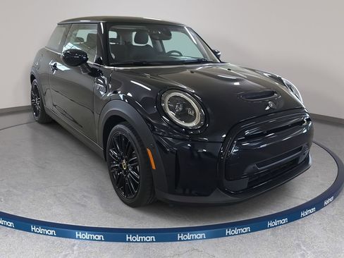 Used 2024 MINI Cooper SE image 4