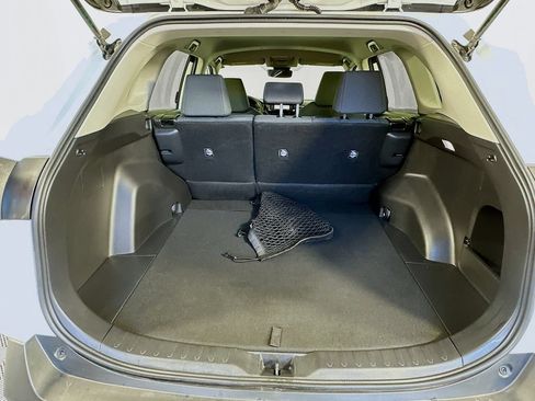 Used 2022 Toyota RAV4 LE FWD image 25