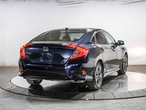 Used 2017 Honda Civic EX-T image 4
