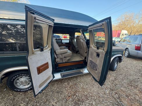 Used 1995 Ford E-150 and Econoline 150 image 9