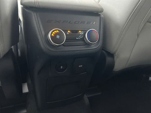 Used 2025 Ford Explorer Active w/ Active Comfort Package image 34