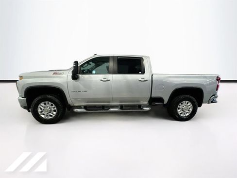 Used 2022 Chevrolet Silverado 2500 LT w/ Convenience Package AWD/4WD image 8