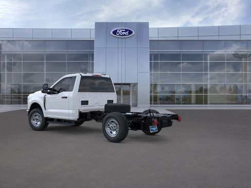 New 2025 Ford F350 XL w/ XL Chrome Package image 4