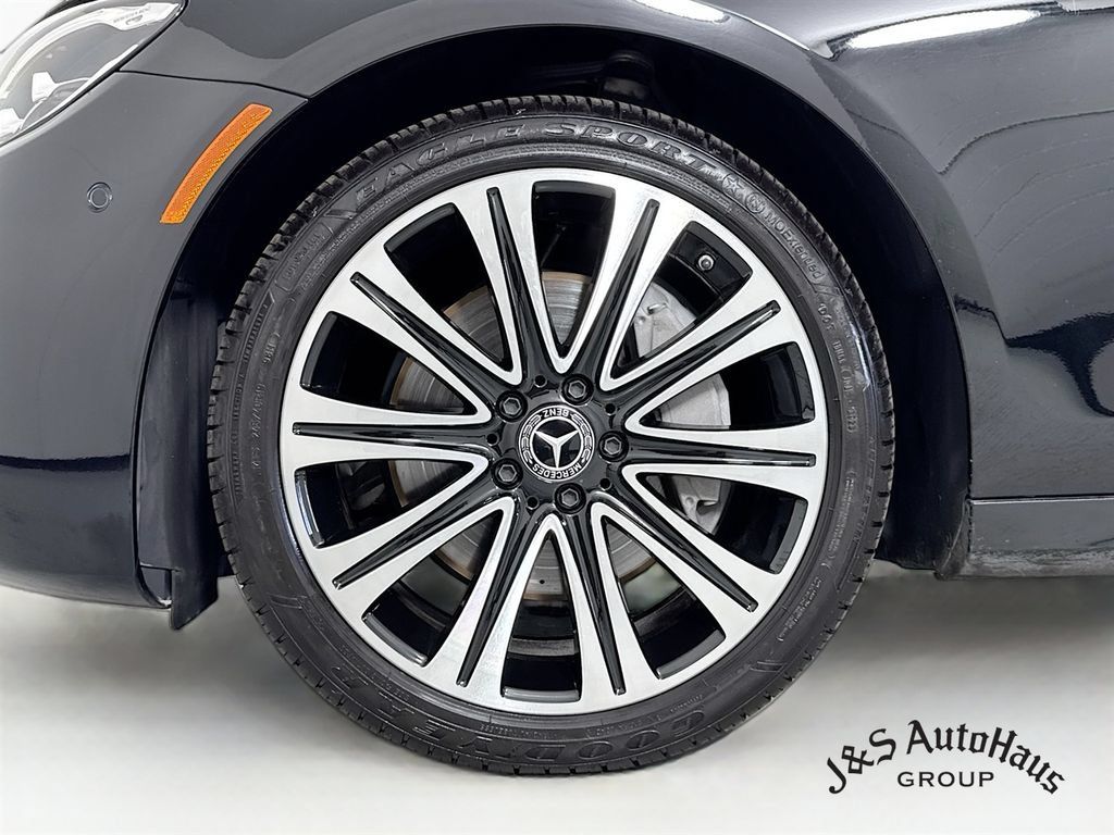 Used 2023 Mercedes-Benz E 350 4MATIC Sedan image 39