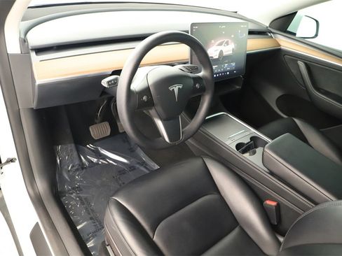 Used 2023 Tesla Model Y Long Range image 15