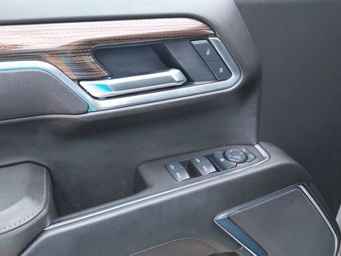 Used 2025 Chevrolet Silverado 1500 LT image 11