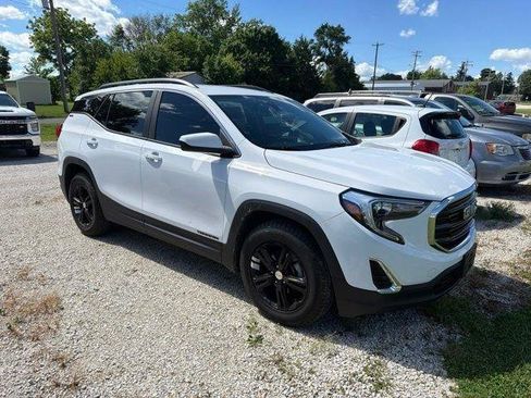Used 2021 GMC Terrain SLE w/ Driver Convenience Package FWD image 3