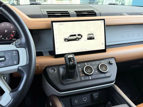 Used 2023 Land Rover Defender 130 First Edition image 57