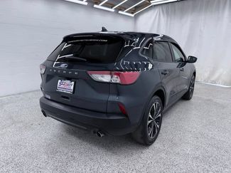 Used 2022 Ford Escape SE w/ SE Sport Appearance Package FWD video 2