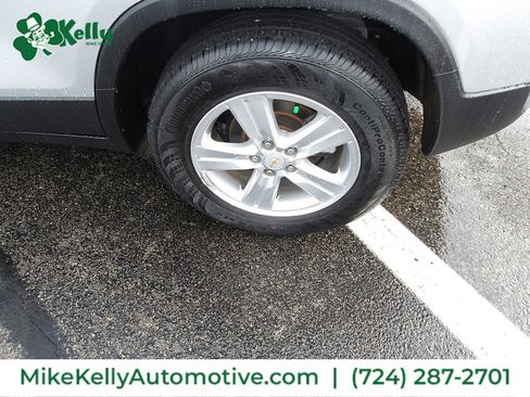 Used 2018 Chevrolet Trax LT w/ LT Convenience Package image 24