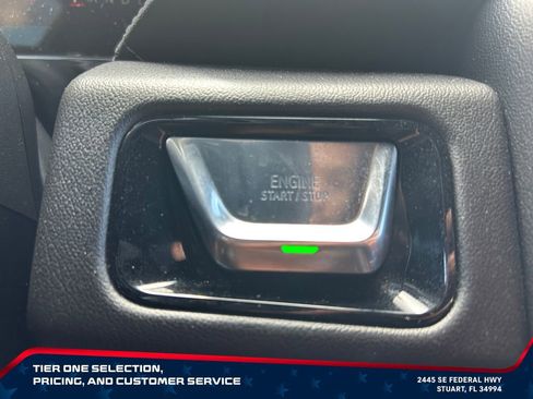 Used 2025 GMC Yukon XL Denali AWD/4WD image 30
