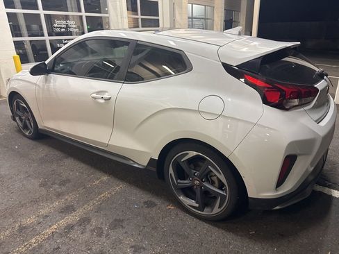Used 2019 Hyundai Veloster Turbo image 6