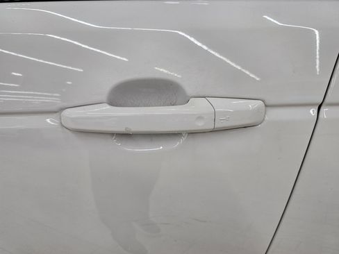 Used 2017 Land Rover Range Rover HSE image 12