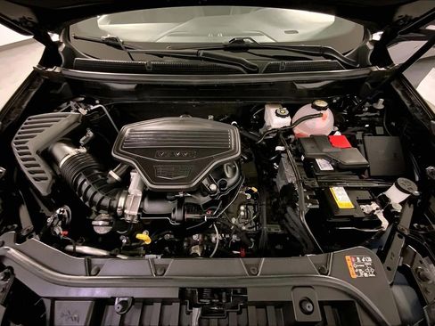 Used 2025 Cadillac XT5 Premium Luxury image 10