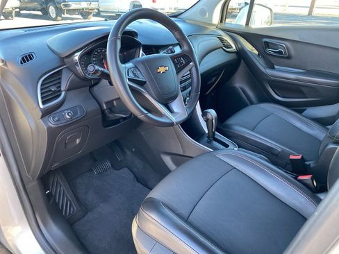 Used 2017 Chevrolet Trax LT w/ LT Convenience Package image 20
