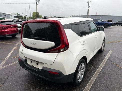 Used 2022 Kia Soul LX FWD image 5