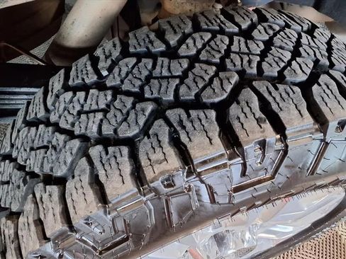 Used 2023 Chevrolet Silverado 2500 High Country w/ Technology Package image 7