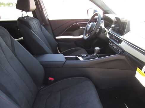 Certified 2025 Acura ADX A-Spec image 9