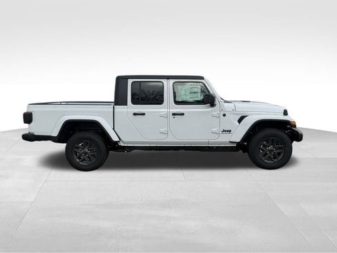 New 2026 Jeep Gladiator Sport image 9