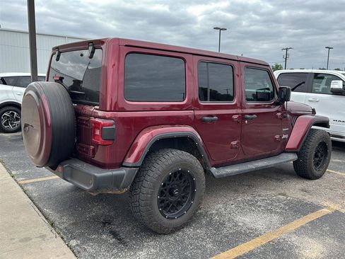 Used 2021 Jeep Wrangler Unlimited Sahara AWD/4WD image 4