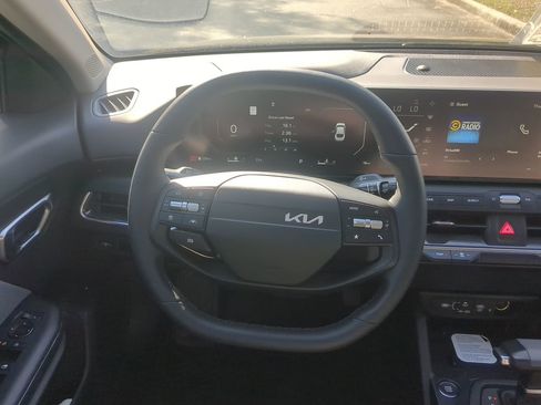New 2025 Kia K4 EX image 14