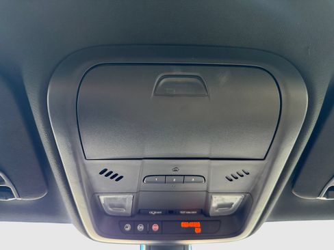 Used 2019 Cadillac XT5 FWD image 32
