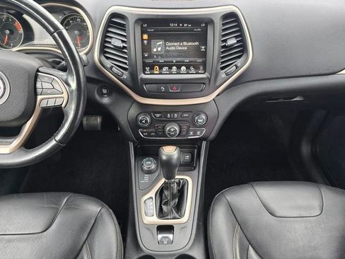 Used 2018 Jeep Cherokee Limited w/ Trailer Tow Group AWD/4WD image 16