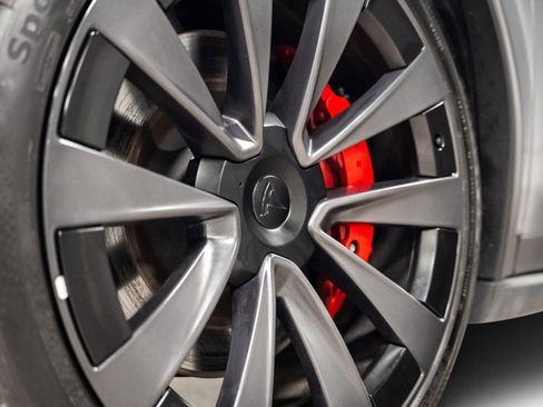 Used 2023 Tesla Model X Plaid image 6