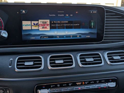 Used 2025 Mercedes-Benz GLS 450 4MATIC image 14