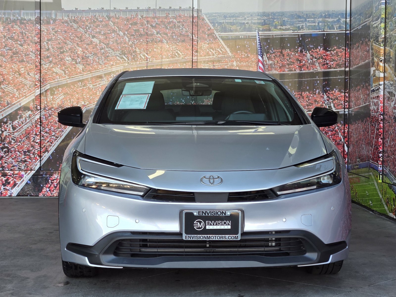 Used 2025 Toyota Prius LE FWD image 3