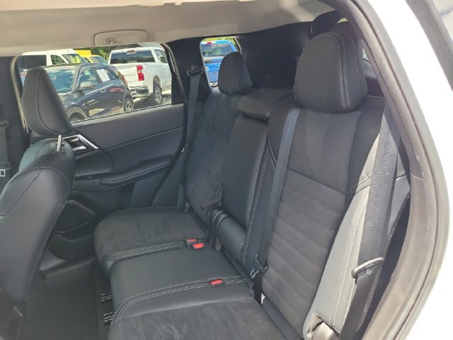 Used 2024 Mitsubishi Outlander SE AWD/4WD image 12