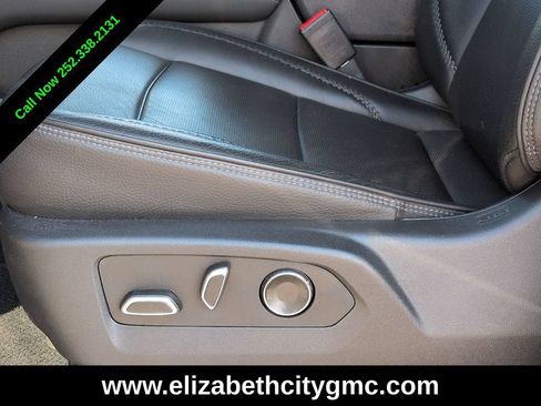 Used 2025 GMC Yukon Denali AWD/4WD image 23