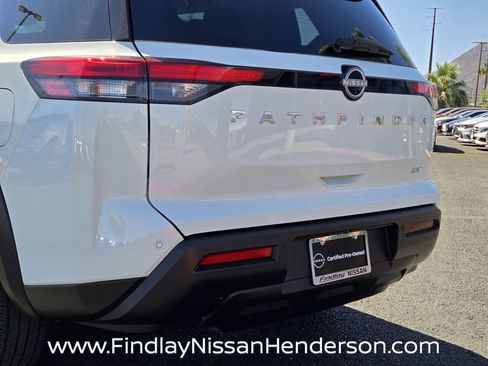 Used 2024 Nissan Pathfinder SV FWD image 5