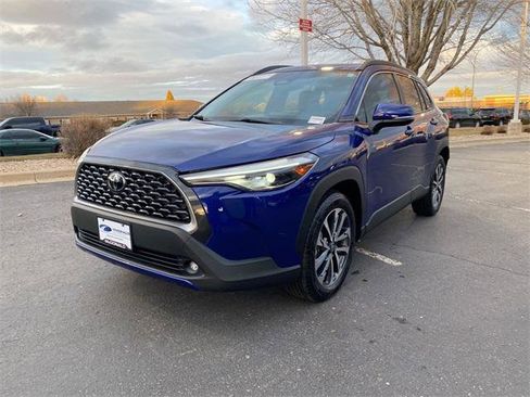 Certified 2023 Toyota Corolla Cross XLE image 1