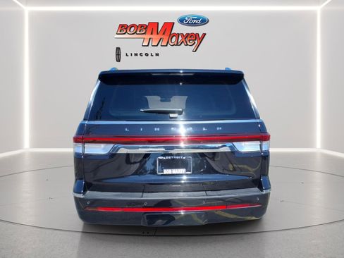 Used 2024 Lincoln Navigator L Reserve image 5