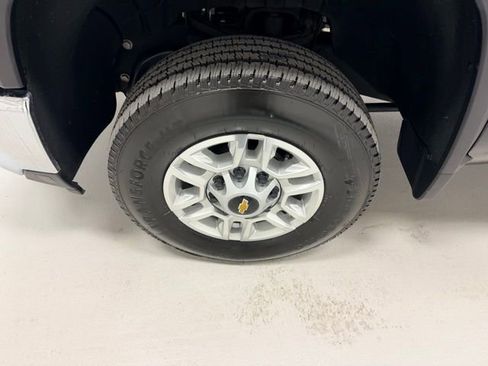 Certified 2025 Chevrolet Silverado 2500 LT w/ Leather Package image 18