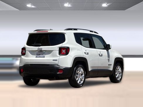 Used 2016 Jeep Renegade Latitude FWD image 9