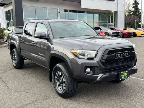 Used 2018 Toyota Tacoma TRD Off-Road image 6