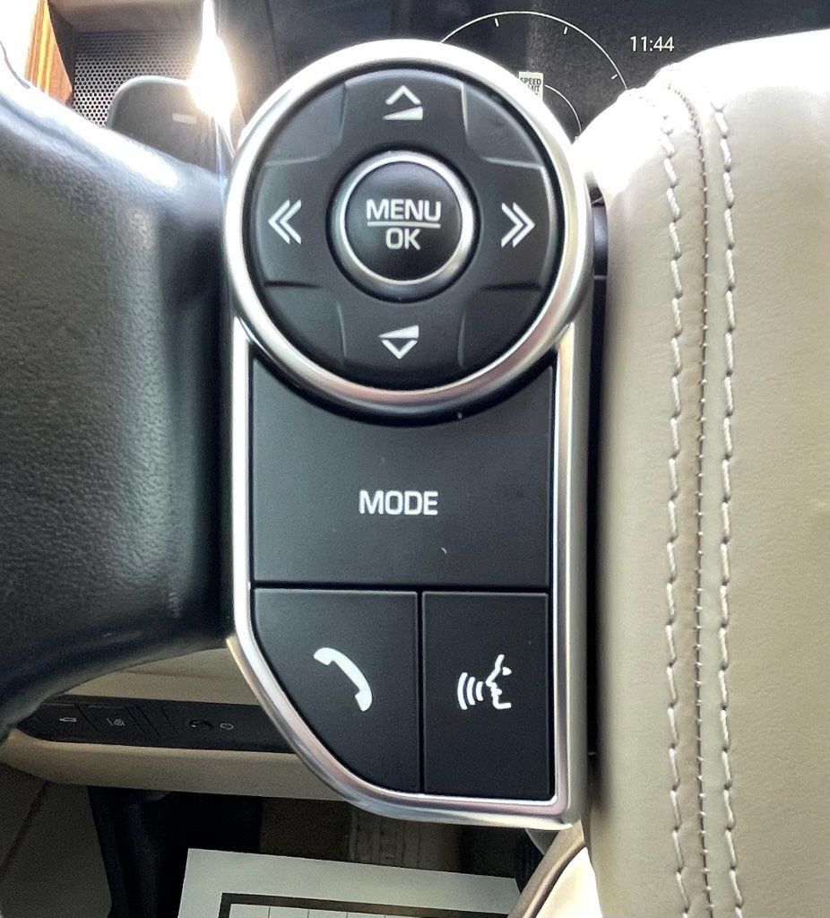 Used 2017 Land Rover Range Rover HSE AWD/4WD image 17