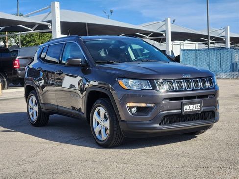 Used 2019 Jeep Compass Latitude image 3
