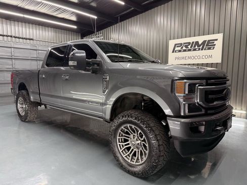 Used 2022 Ford F250 Platinum w/ FX4 Off-Road Package AWD/4WD image 2