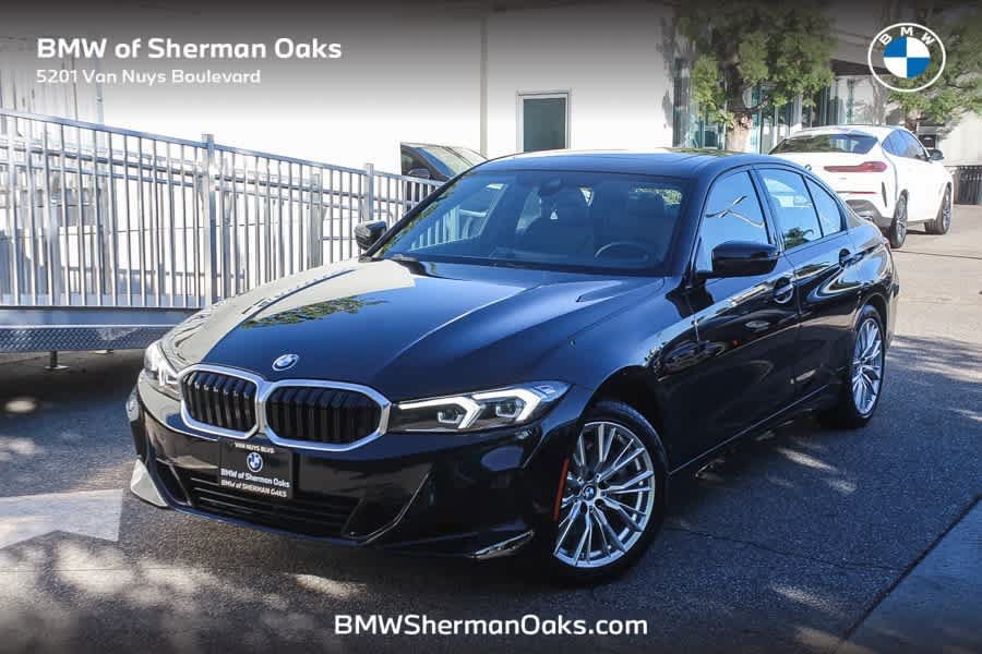 Used 2023 BMW 330i Sedan w/ Convenience Package RWD image 2