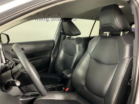Used 2023 Toyota Corolla Cross XLE FWD image 14