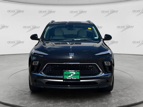 Used 2024 Buick Encore GX Sport Touring w/ Advanced Technology Package FWD image 2