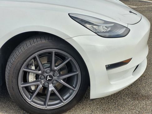 Used 2022 Tesla Model 3 Long Range image 16