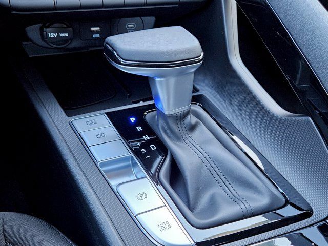 Certified 2025 Hyundai Elantra SEL FWD image 14